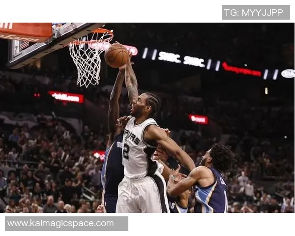 火箭与马刺激战五四季后赛回顾精彩瞬间与关键时刻分析 火箭与马刺激战五四季后赛回顾精彩瞬间与关键时刻分析